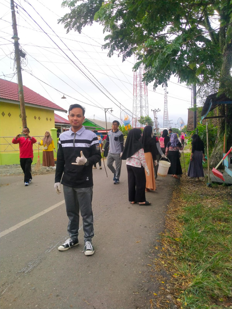 Jum'at Bersih Desa Danau Panggang 