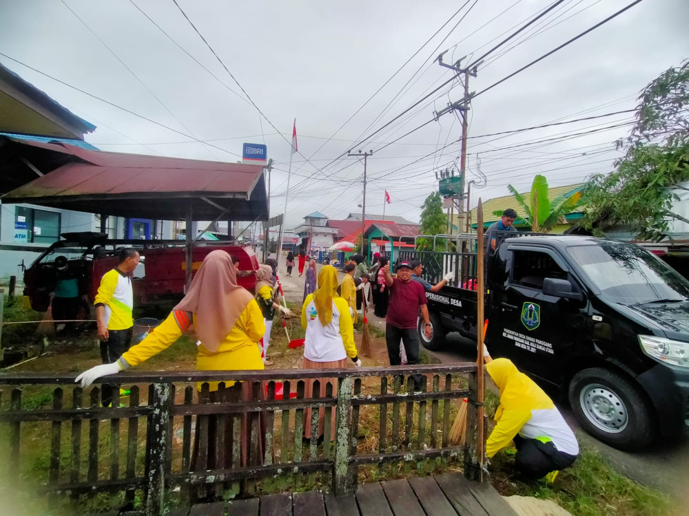 Jum'at Bersih Desa Danau Panggang 