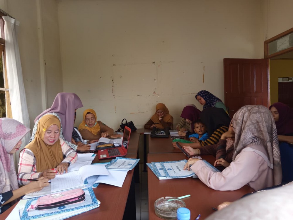 BIMBINGAN TEKNIS PEMBELAJARAN PENGISIAN BUKU-BUKU PKK DESA