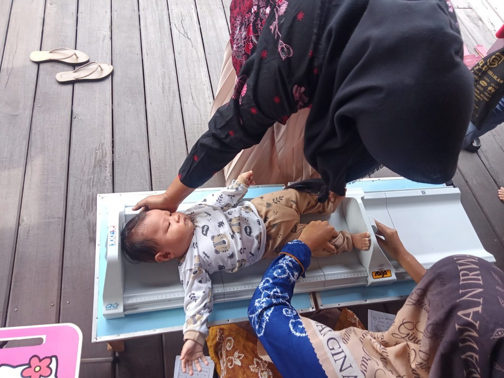 Kegiatan Posyandu Balita di Desa Danau Panggang 