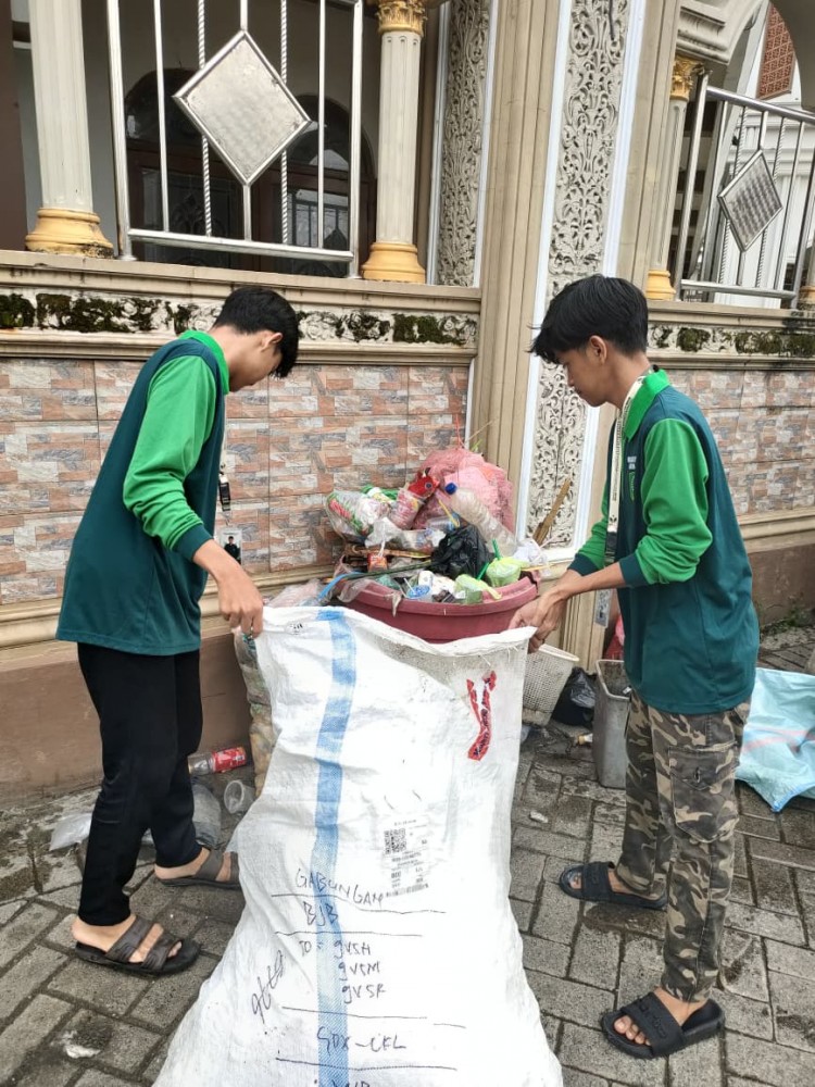 Gotong Royong Bersih Desa, Pemerintah Desa Danau Panggang Bersama KKN STAI RAKHA Amuntai Posko 9