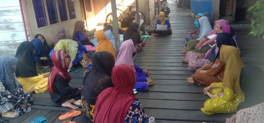 Sosialisasi Kader BKL Tingkatkan Kepedulian Terhadap Lansia di Desa Danau Panggang 