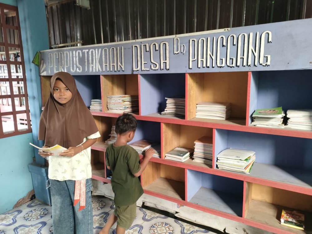 Pojok Baca Tingkatkan Minat Baca Anak-Anak Desa Danau Panggang