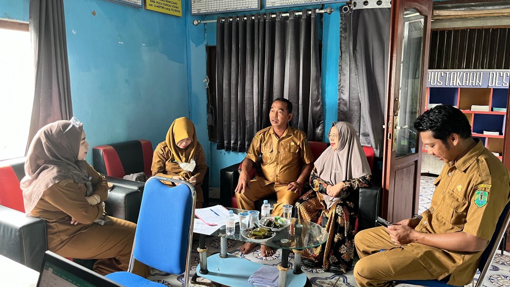 Kunjungan Dinas Perpustakaan ke Pojok Desa Cerdas Desa Danau Panggang